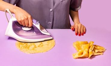 Fer à repasser et crêpes