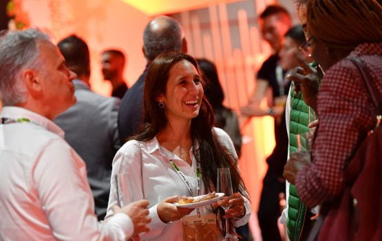 Exhibitors and visitors talking at SIAL Paris 2022