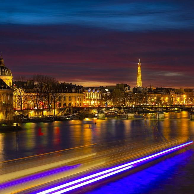 Vu sur la tour Eiffel depuis un bateau mouche