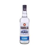 Bouteille de vodka Familia sur fond blanc.