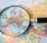 Carte du monde avec une loupe sur l'Europe