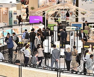 exposants et visiteurs au SIAL Paris