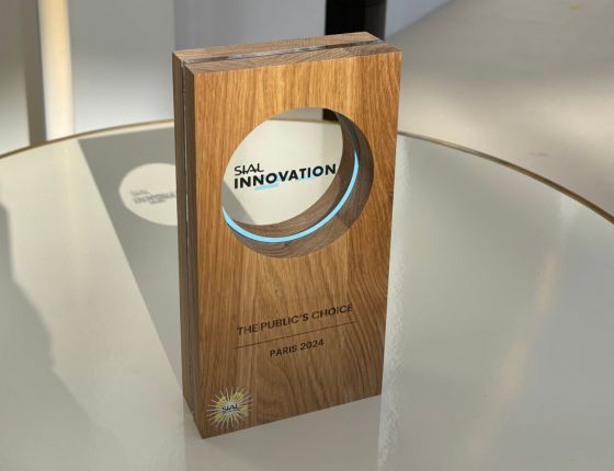 SIAL Innovation Public's Choice Award 2024 trophy, recognizing the most popular products at the show.