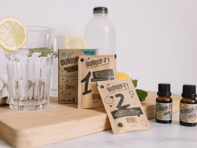 Bottle of water with kit cleaning
