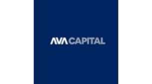 Logo d'Ava Capital avec le texte "AVA CAPITAL" en blanc sur fond bleu.
