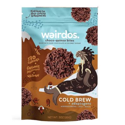 Sachet alimentaire bleu et marron contenant un produit snack.