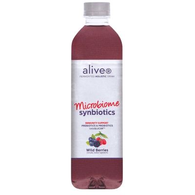 Bouteille plastique de boisson fermentée aux fruits rouges, présentée sur fond blanc.