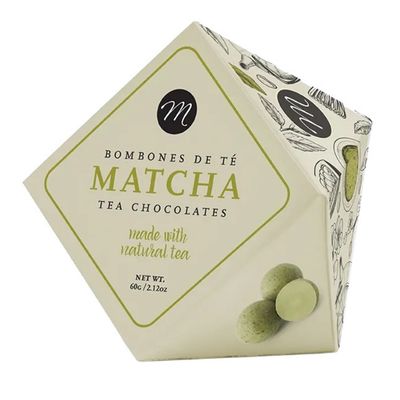 Boîte de chocolats au thé matcha, bonbons de thé au thé vert.