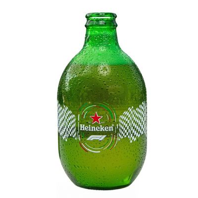 Bouteille de bière Heineken verte avec condensation