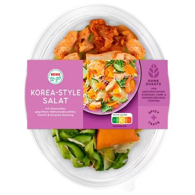 Rewe To Go Korea-style salad with chicken, vegetables and spicy dressing.